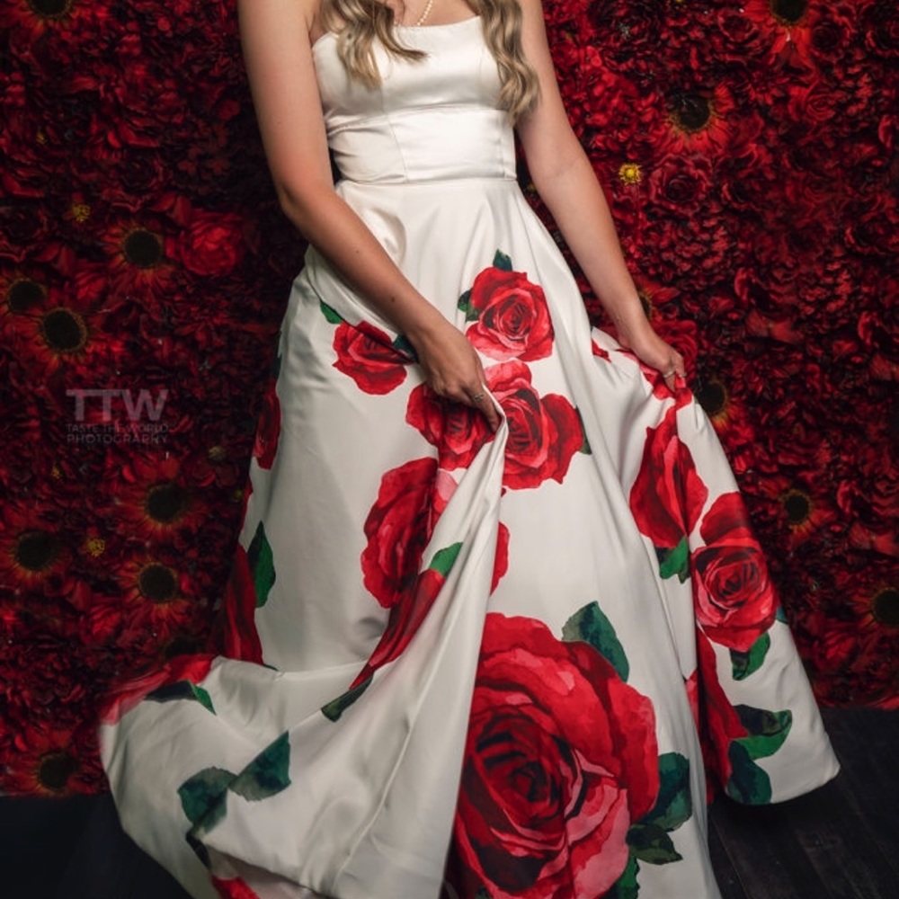 Sherri Hill white with roses prom dress